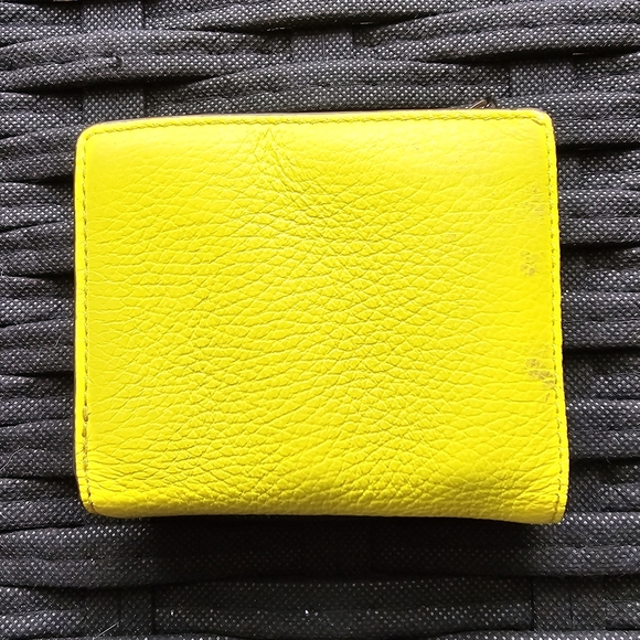 FURLA 💛 Camelia Compact Wallet Canary - Picture 9 of 11